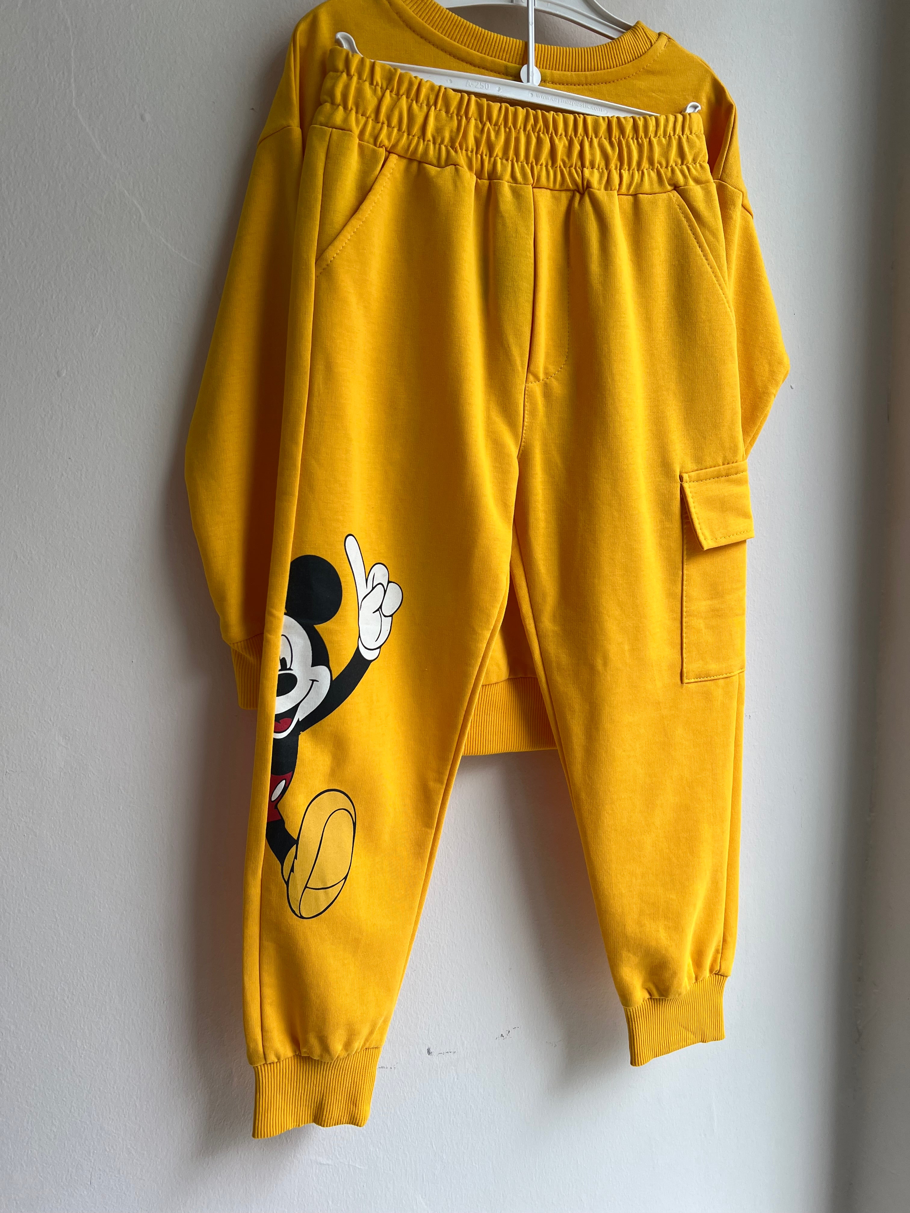 Mickey Mouse Baskılı Takım