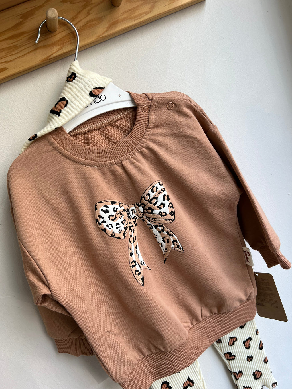 Fiyonk Detaylı Camel Takım