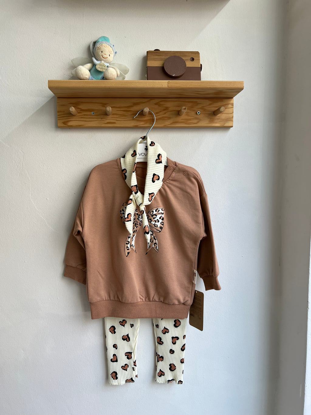 Fiyonk Detaylı Camel Takım