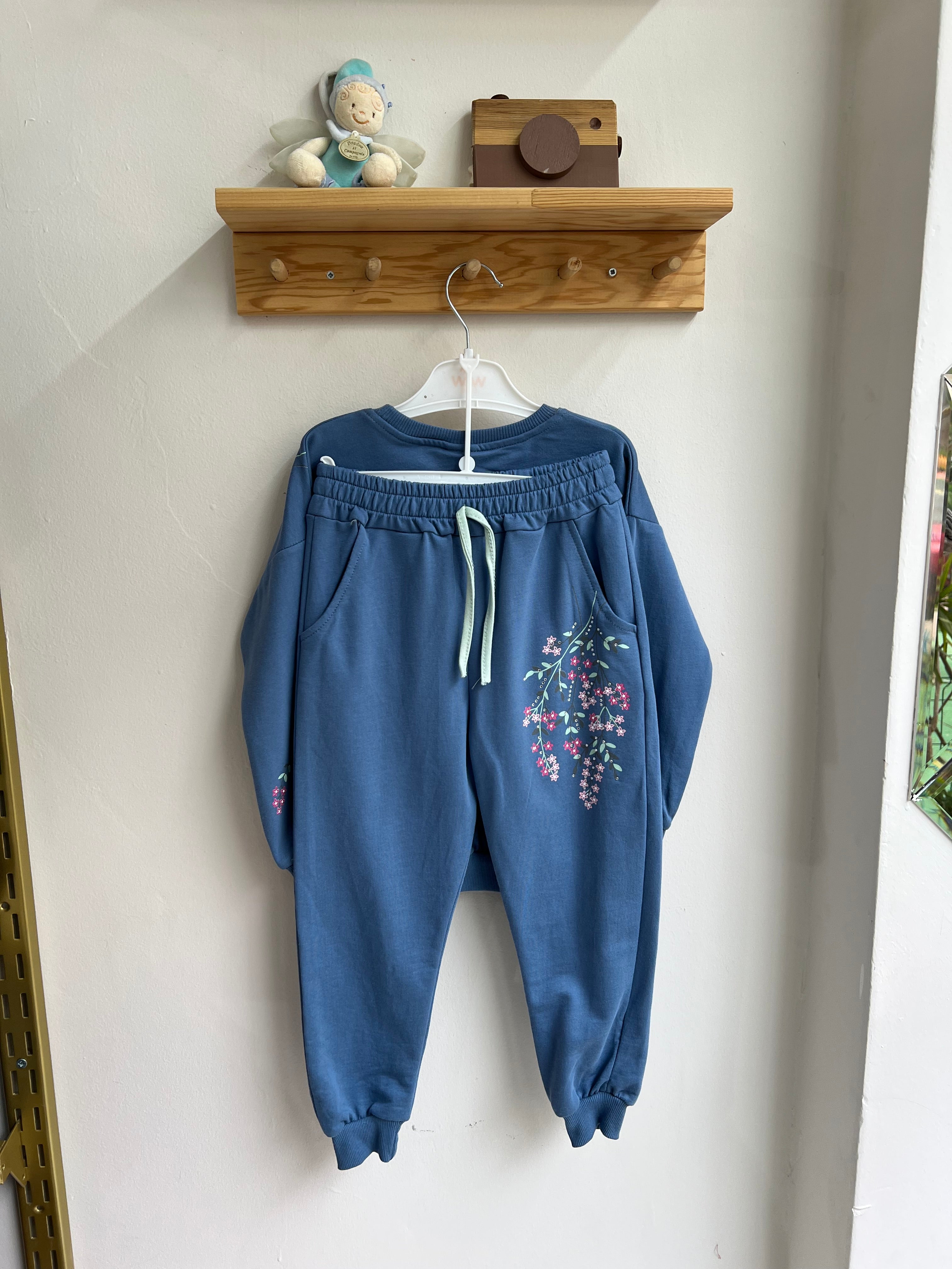 Çiçekli Takım